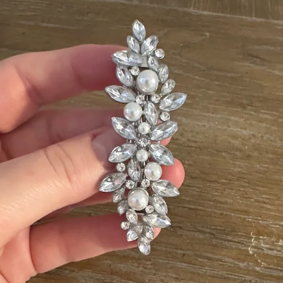 Crystal & Pearl Hair Barrette Clip - Picture 1 of 4